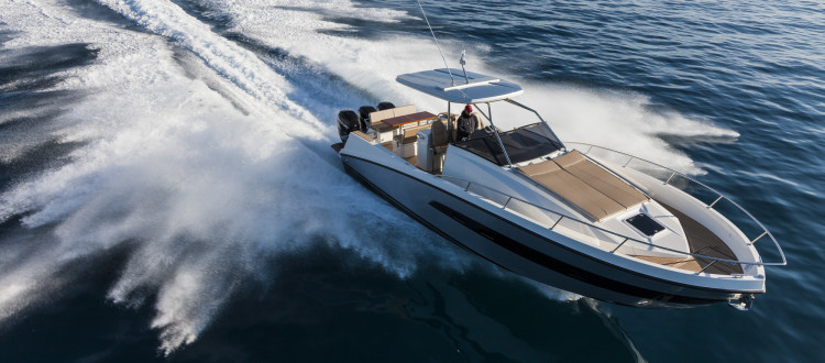 luxury boatshow miami yachts